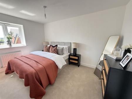 5 bedroom Detached house for sale in Spitfire Road, Tatenhill DE13 9WT