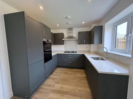 5 bedroom Detached house for sale in Hillside Road, Tatenhill, Burton-On-Trent