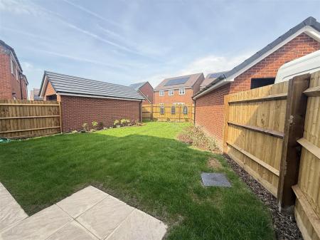 5 bedroom Detached house for sale in Hillside Road, Tatenhill, Burton-On-Trent