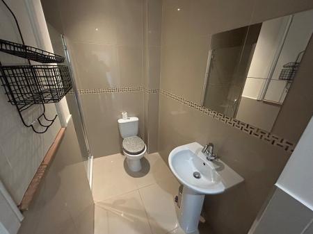 1 bedroom Flat to let in Wood Street, Staffordshire, Burton upon Trent, DE14