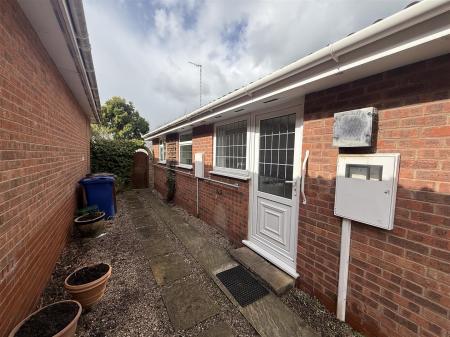 2 bedroom Detached bungalow for sale in Chatsworth Drive, Tutbury, Burton-On-Trent
