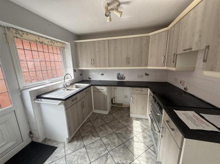 2 bedroom Detached bungalow for sale in Chatsworth Drive, Tutbury, Burton-On-Trent