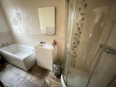 3 bedroom Terraced House for sale in Shobnall Road, Burton-On-Trent