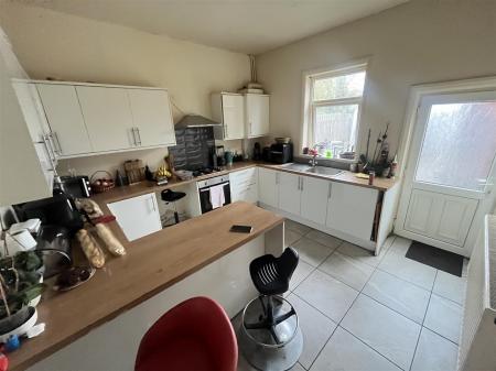 3 bedroom Terraced House for sale in Shobnall Road, Burton-On-Trent