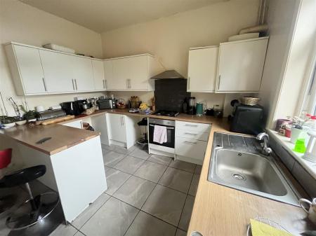 3 bedroom Terraced House for sale in Shobnall Road, Burton-On-Trent
