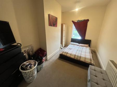 3 bedroom Terraced House for sale in Shobnall Road, Burton-On-Trent