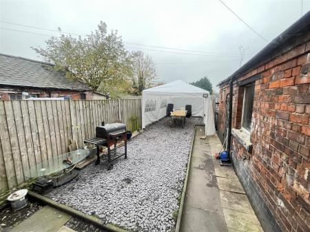 3 bedroom Terraced House for sale in Shobnall Road, Burton-On-Trent