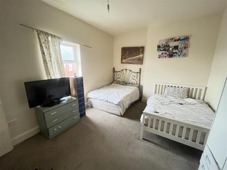3 bedroom Terraced House for sale in Shobnall Road, Burton-On-Trent