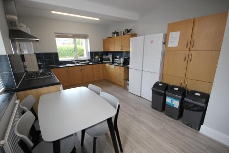 1 bedroom House share to let in Shobnall Street, Staffordshire, Burton upon Trent, DE14