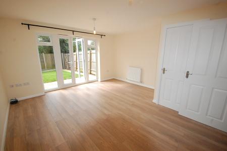 2 bedroom Town house to let in Suffolk Way, Church Gresley, DE11