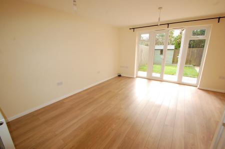 2 bedroom Town house to let in Suffolk Way, Church Gresley, DE11