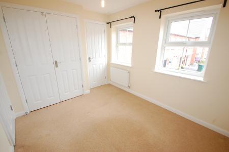 2 bedroom Town house to let in Suffolk Way, Church Gresley, DE11