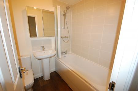 2 bedroom Town house to let in Suffolk Way, Church Gresley, DE11