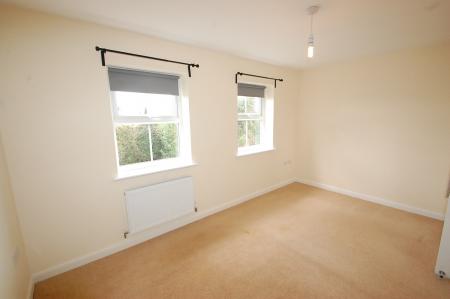 2 bedroom Town house to let in Suffolk Way, Church Gresley, DE11