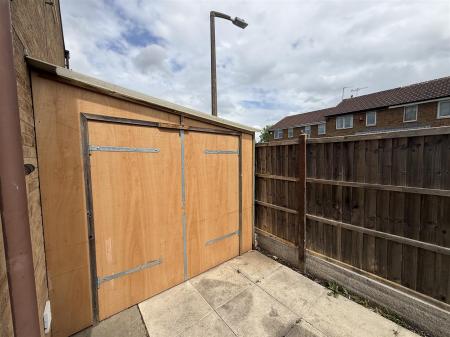 2 bedroom End of terrace house for sale in Barley Close, Burton-On-Trent
