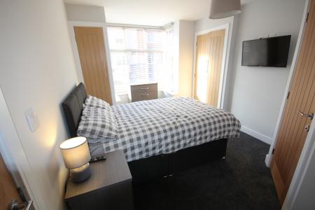 1 bedroom House share to let in Calais Road, Burton upon Trent, DE13