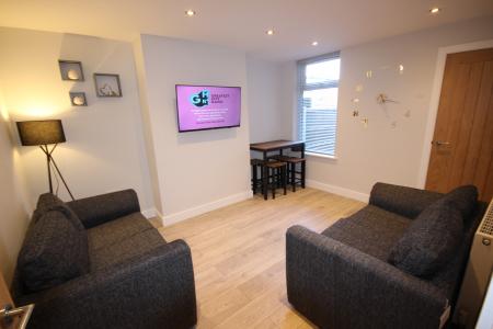 1 bedroom House share to let in Calais Road, Burton upon Trent, DE13