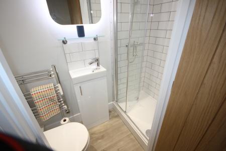 1 bedroom House share to let in Belvedere Road, Burton upon Trent, DE13