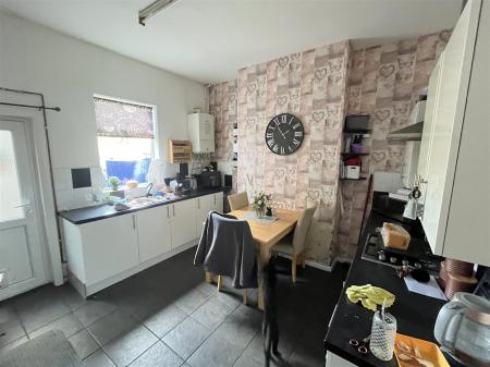 3 bedroom Terraced House for sale in Shobnall Road, Burton-On-Trent