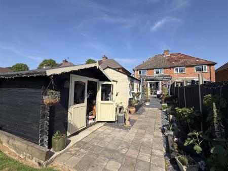 3 bedroom Semi-detached house for sale in Springfield Road, Midway, Swadlincote