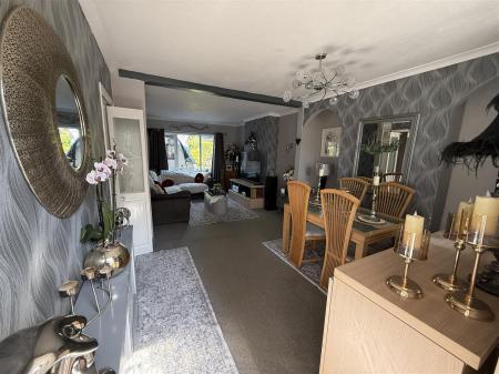 3 bedroom Semi-detached house for sale in Springfield Road, Midway, Swadlincote
