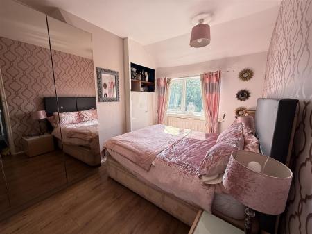 3 bedroom Semi-detached house for sale in Springfield Road, Midway, Swadlincote