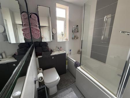 3 bedroom Semi-detached house for sale in Springfield Road, Midway, Swadlincote