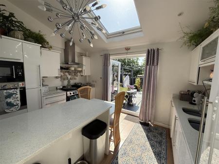 3 bedroom Semi-detached house for sale in Springfield Road, Midway, Swadlincote