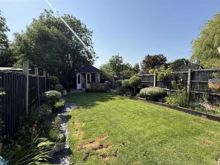 3 bedroom Semi-detached house for sale in Springfield Road, Midway, Swadlincote