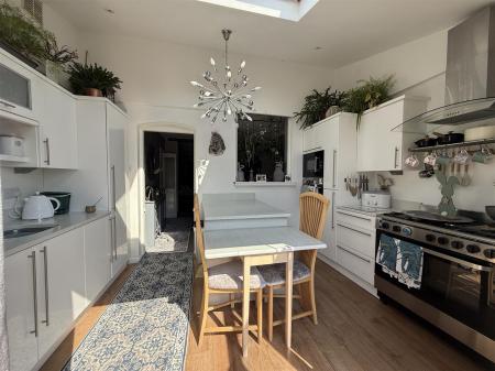 3 bedroom Semi-detached house for sale in Springfield Road, Midway, Swadlincote