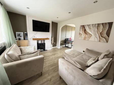 3 bedroom Semi-detached house for sale in Best Avenue, Burton-On-Trent