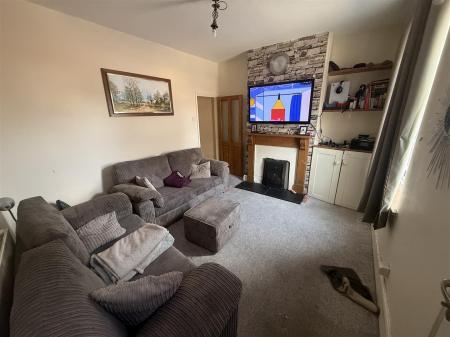 2 bedroom Terraced House for sale in Horninglow Road, Burton-On-Trent