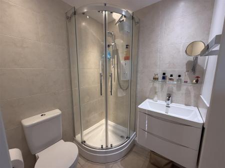 4 bedroom Detached bungalow for sale in Alderbrook Close, Rolleston-On-Dove, Burton-On-Trent