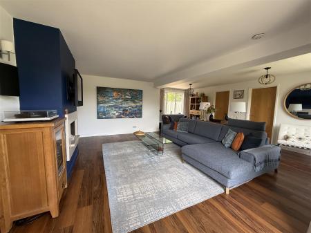 4 bedroom Detached bungalow for sale in Alderbrook Close, Rolleston-On-Dove, Burton-On-Trent