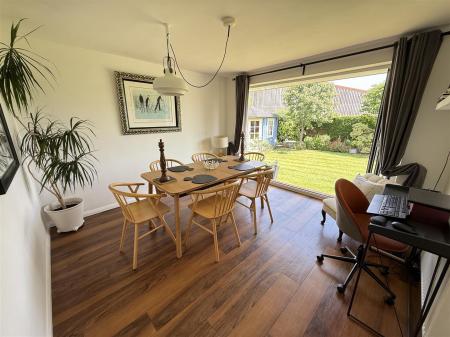 4 bedroom Detached bungalow for sale in Alderbrook Close, Rolleston-On-Dove, Burton-On-Trent