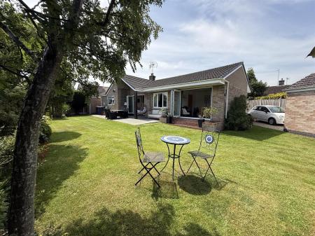 4 bedroom Detached bungalow for sale in Alderbrook Close, Rolleston-On-Dove, Burton-On-Trent