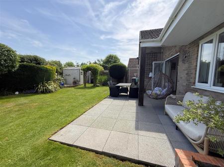 4 bedroom Detached bungalow for sale in Alderbrook Close, Rolleston-On-Dove, Burton-On-Trent