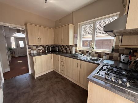 3 bedroom Semi-detached house for sale in Forest Road, Burton-On-Trent