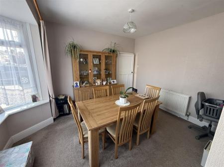 3 bedroom Semi-detached house for sale in Forest Road, Burton-On-Trent