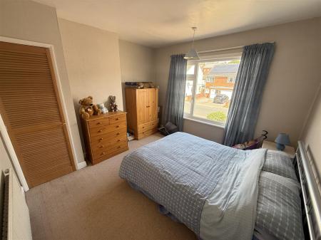 3 bedroom Semi-detached house for sale in Forest Road, Burton-On-Trent