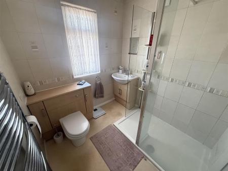 3 bedroom Semi-detached house for sale in Forest Road, Burton-On-Trent