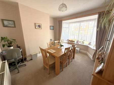 3 bedroom Semi-detached house for sale in Forest Road, Burton-On-Trent