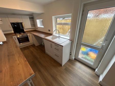 2 bedroom House to let in Wetmore Road, Burton upon Trent, DE14