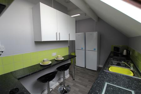 1 bedroom House share to let in Borough Road, Burton upon Trent, DE14