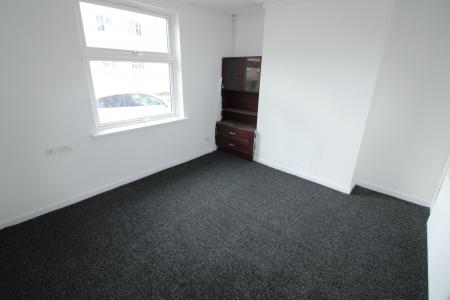 2 bedroom House to let in Ash Street, Staffordshire, Burton upon Trent, DE14