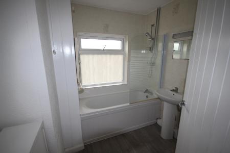 3 bedroom Semi-detached house to let in Harlaxton Street, Staffordshire, Burton upon Trent, DE13