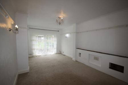 3 bedroom Semi-detached house to let in Harlaxton Street, Staffordshire, Burton upon Trent, DE13