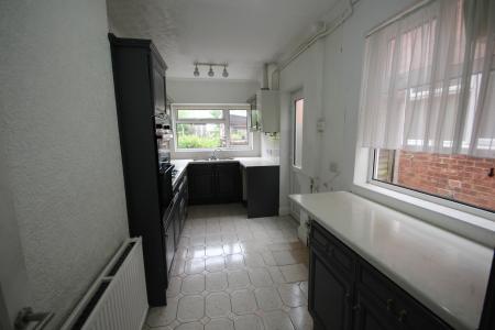 3 bedroom Semi-detached house to let in Harlaxton Street, Staffordshire, Burton upon Trent, DE13