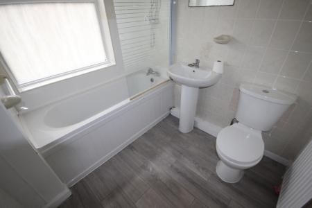 3 bedroom Semi-detached house to let in Harlaxton Street, Staffordshire, Burton upon Trent, DE13