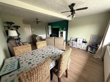 3 bedroom Semi-detached house for sale in Fairham Road, Stretton, Burton-On-Trent